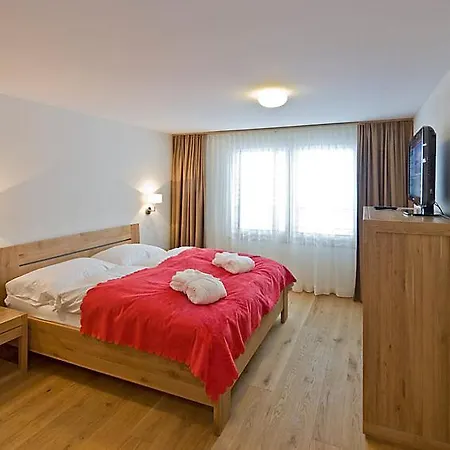 Apartament Sleeps 4 Pool Wifi T031621 *